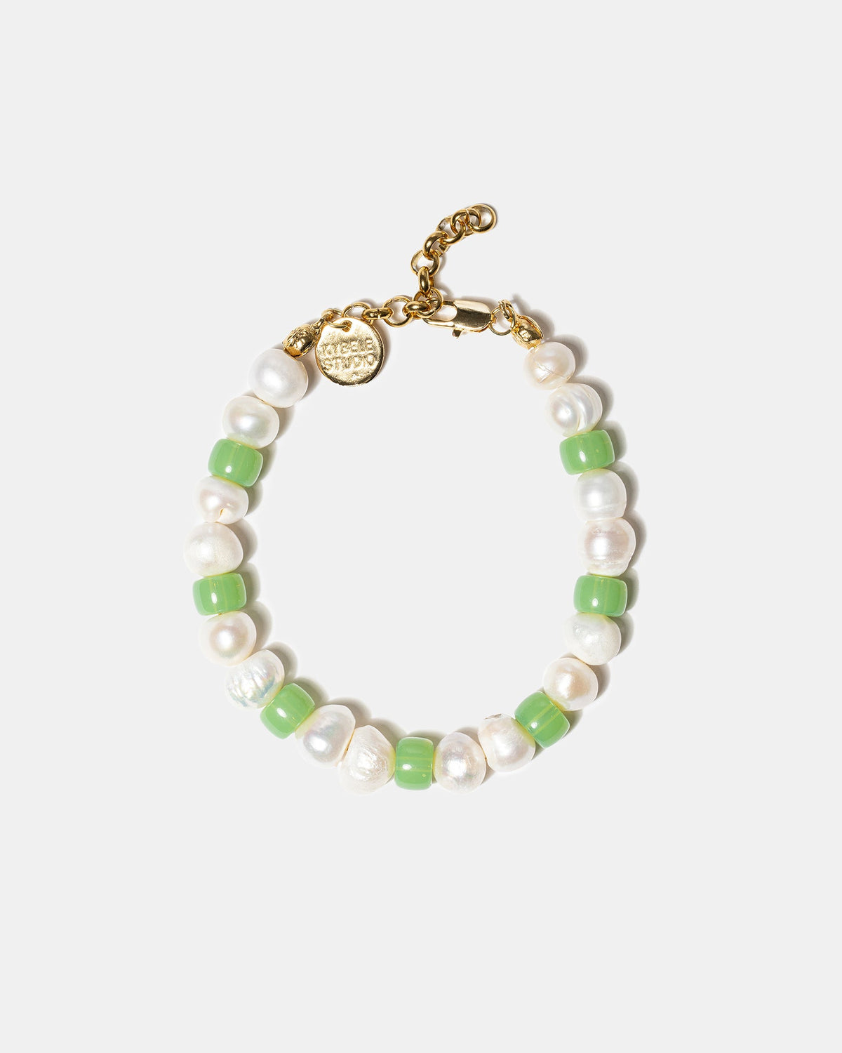 Green freshwater pearl bracelet with glass beads